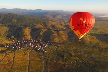 montgolfière village alsacien